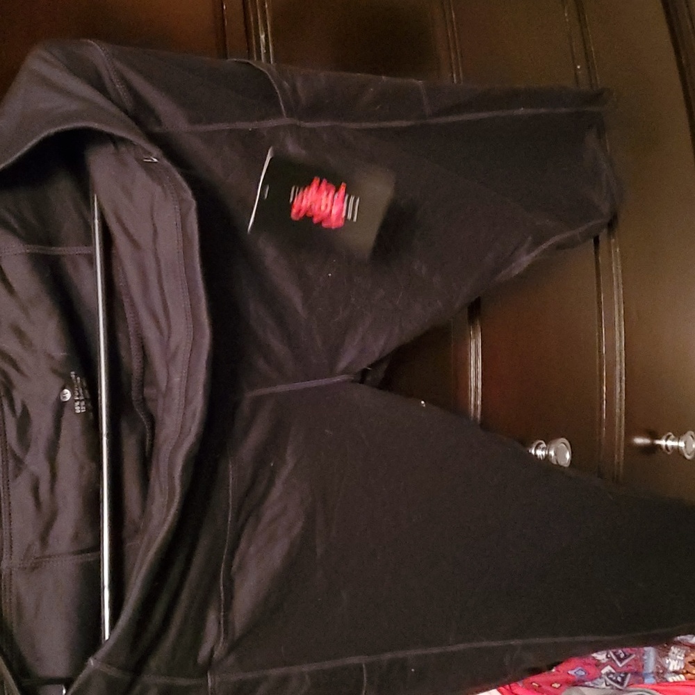Black Capri workout leggings size XL